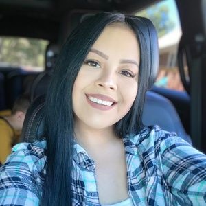 Meet your Posher, Carolina